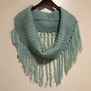 🔴Knitted pattern Cowl Neck Infinity Scarf With Fringe At Bottoms.